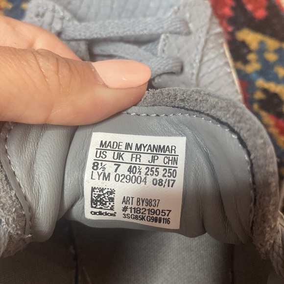 Adidas Textured Sneaker Sz 8.5 - Picture 10 of 10